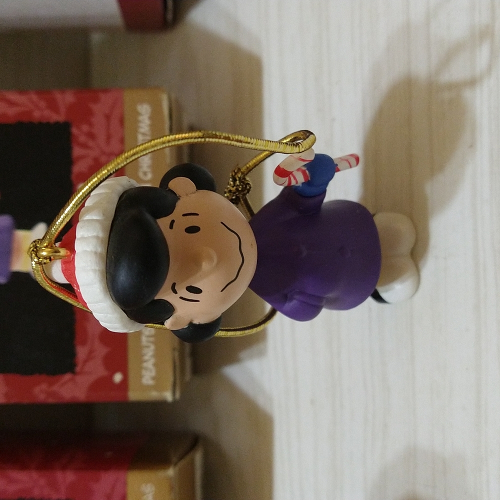 Vintage Lot of 4 Charlie Brown Christmas Ornaments - Picture 7 of 8
